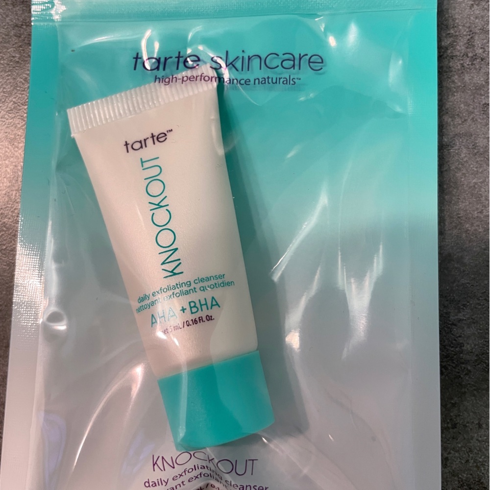 Tarte Knockout Travel size